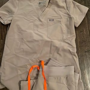 FIGS scrubs